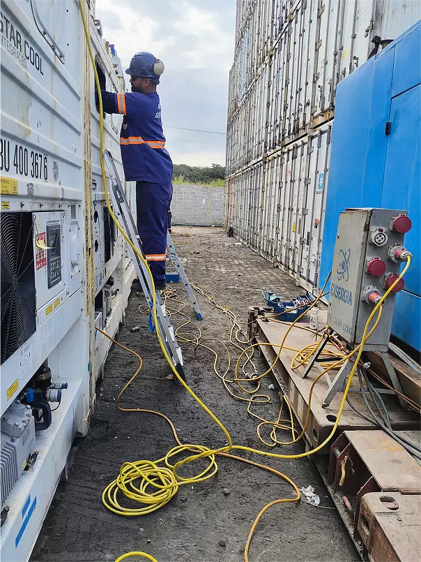 AnyConv.com__Foto Reefer Service - 3